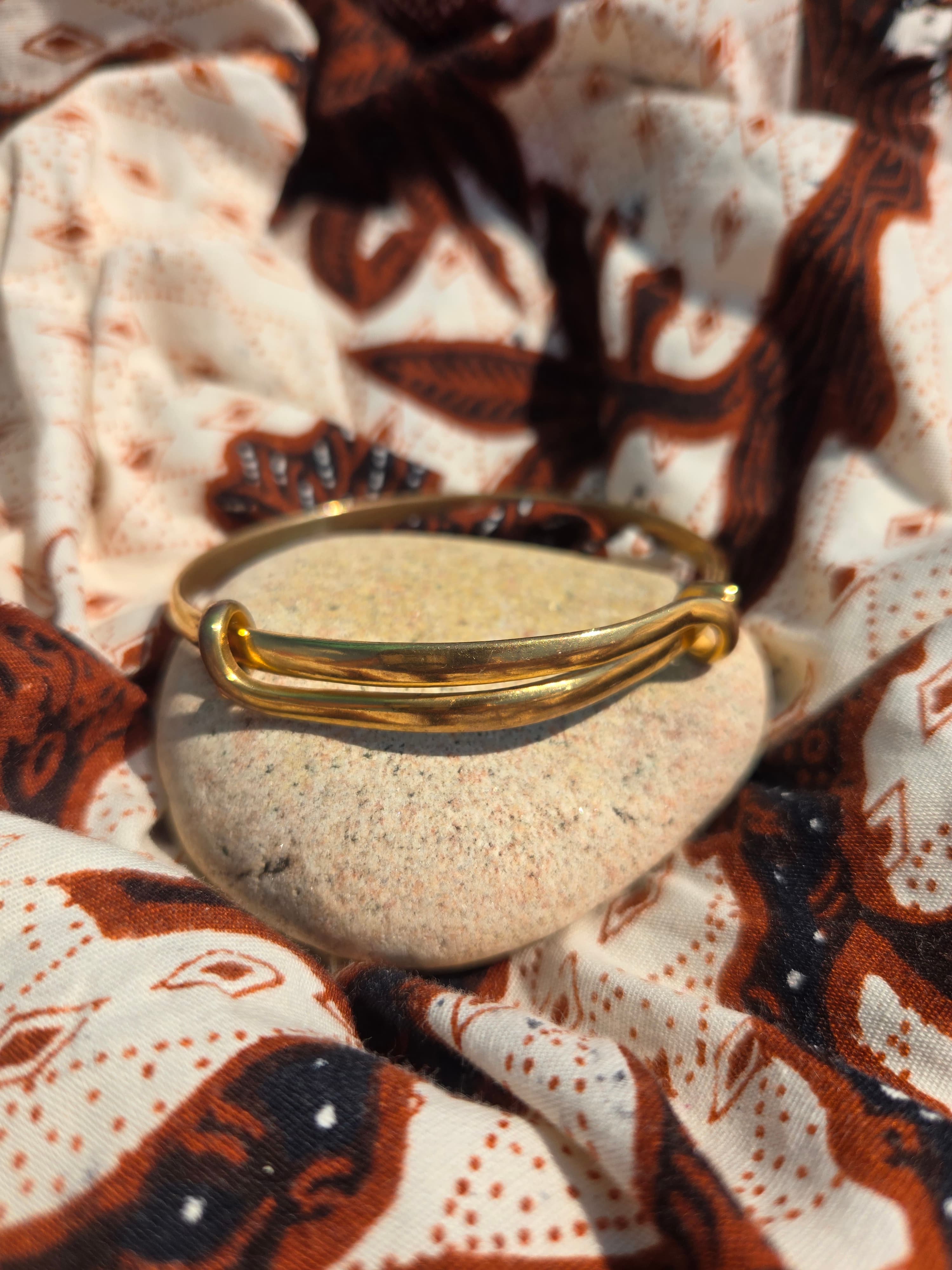 Sơn Bracelet Bold, angled gallery view — Lan Vera